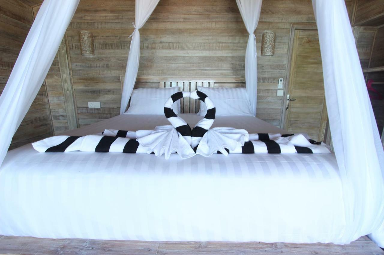 Ombak Bay Lembongan Hotel Exterior photo