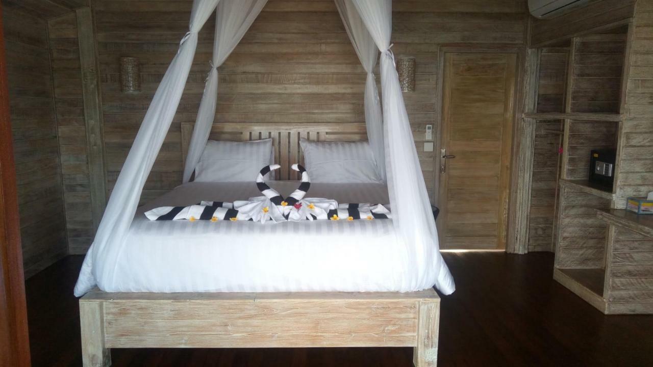 Ombak Bay Lembongan Hotel Exterior photo