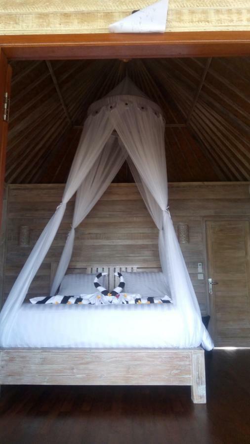Ombak Bay Lembongan Hotel Exterior photo