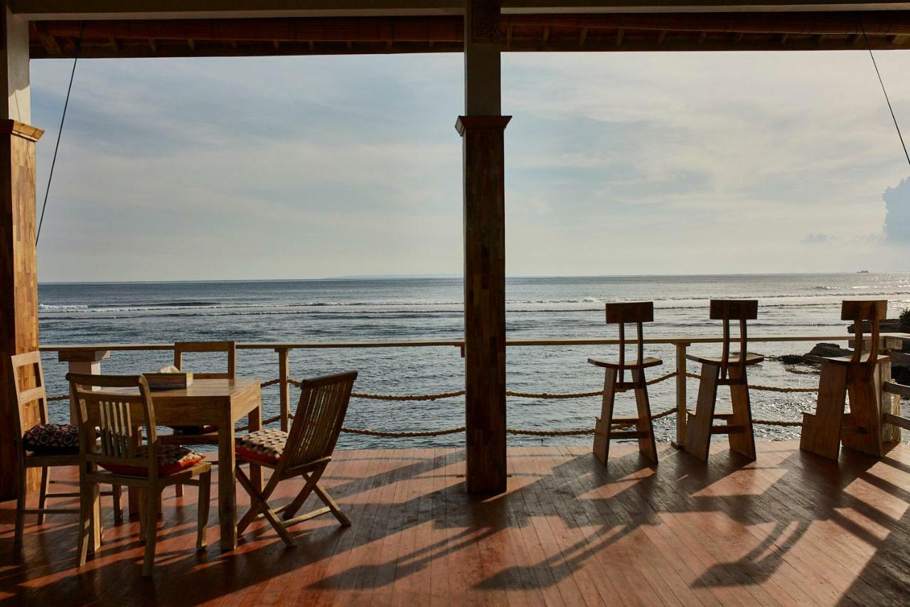 Ombak Bay Lembongan Hotel Exterior photo
