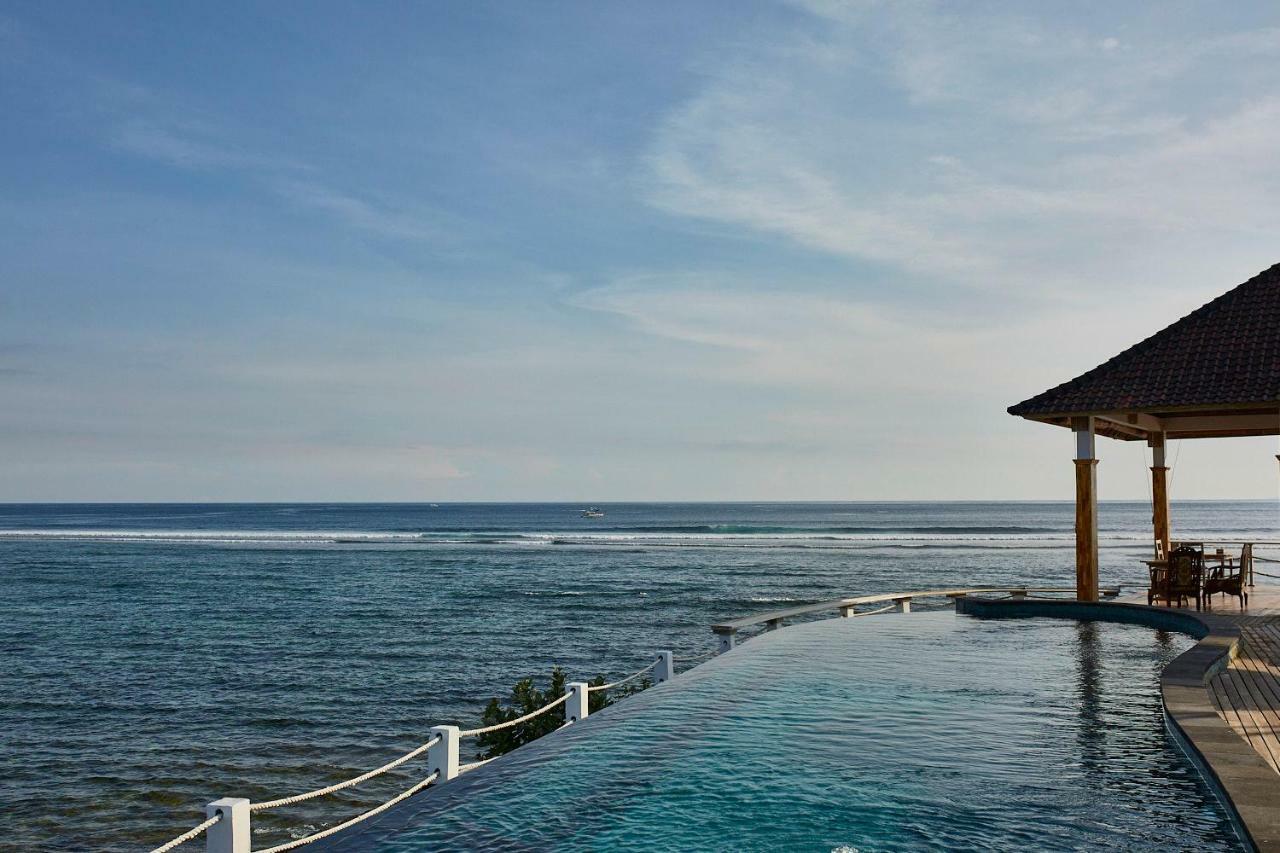Ombak Bay Lembongan Hotel Exterior photo